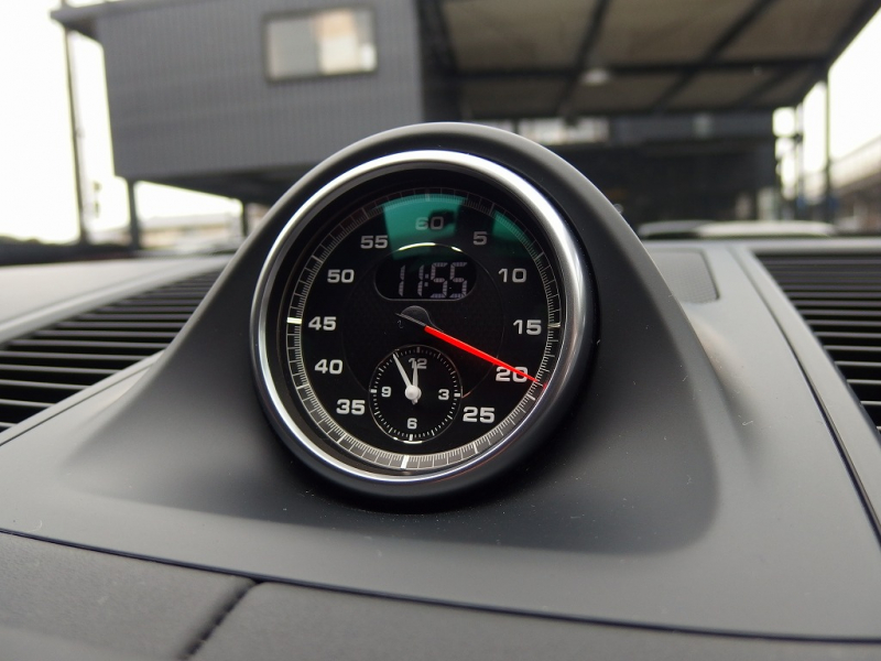 ポルシェ マカン ターボ　スポーツクロノPKG　EURエアロ　パノラマガラスルーフ　レッドレザー　管理ユーザー様下取り 中古車