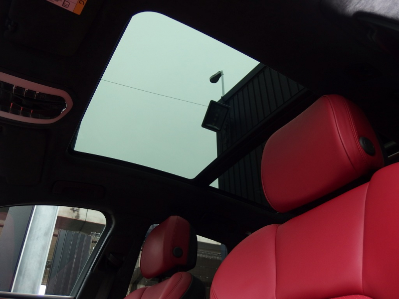 ポルシェ マカン ターボ　スポーツクロノPKG　EURエアロ　パノラマガラスルーフ　レッドレザー　管理ユーザー様下取り 中古車