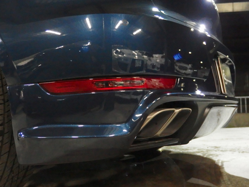 ポルシェ マカン ターボ　スポーツクロノPKG　EURエアロ　パノラマガラスルーフ　レッドレザー　管理ユーザー様下取り 中古車