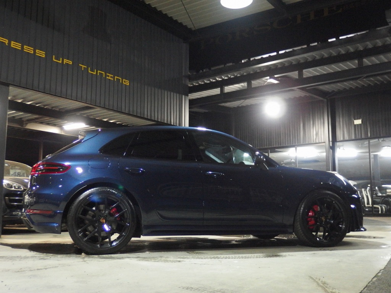 ポルシェ マカン ターボ　スポーツクロノPKG　EURエアロ　パノラマガラスルーフ　レッドレザー　管理ユーザー様下取り 中古車