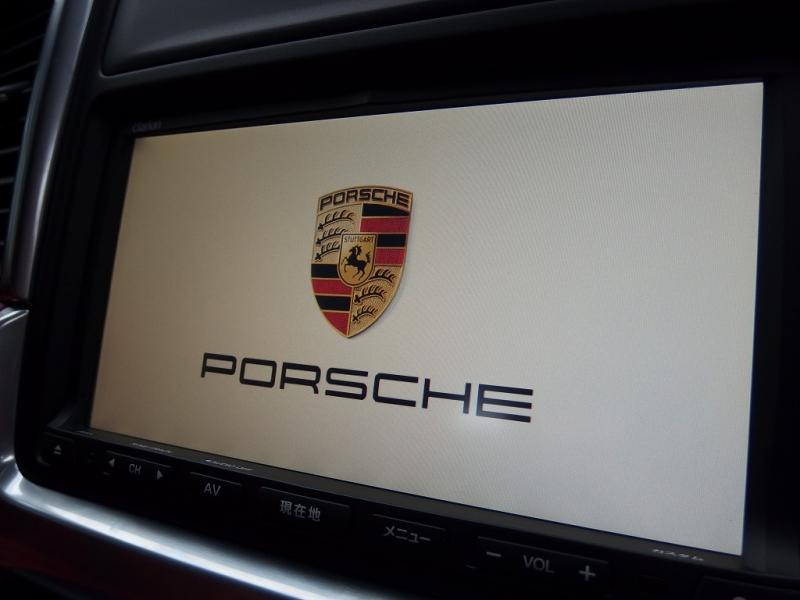 ポルシェ マカン ターボ　スポーツクロノPKG　EURエアロ　パノラマガラスルーフ　レッドレザー　管理ユーザー様下取り 中古車