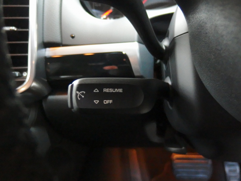 ポルシェ&nbsp;カイエン&nbsp;V6 3.6L 正規ディーラー車　サンルーフ　ルーフレール　社外20インチアルミ&nbsp;中古車