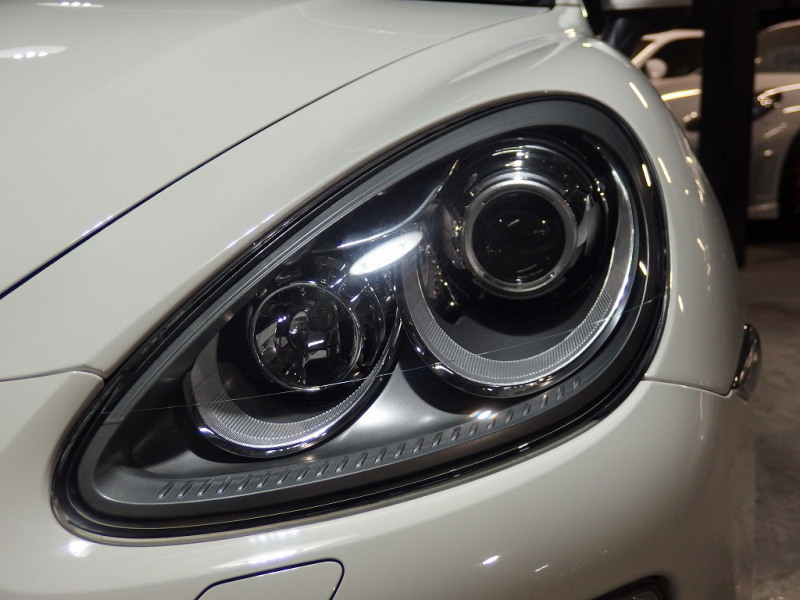 ポルシェ&nbsp;カイエン&nbsp;V6 3.6L 正規ディーラー車　サンルーフ　ルーフレール　社外20インチアルミ&nbsp;中古車