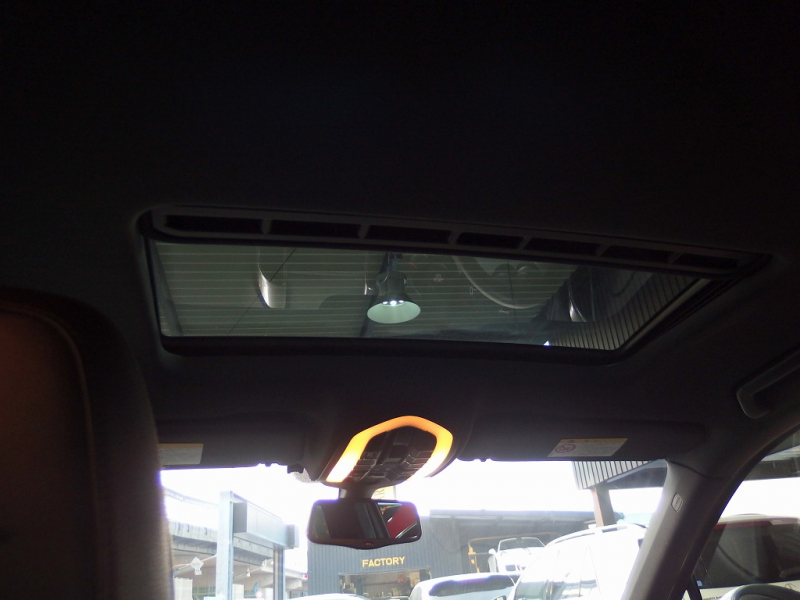 ポルシェ&nbsp;カイエン&nbsp;V6 3.6L 正規ディーラー車　サンルーフ　ルーフレール　社外20インチアルミ&nbsp;中古車