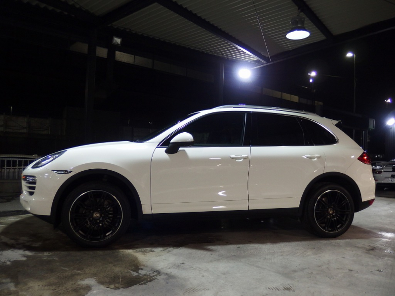 ポルシェ&nbsp;カイエン&nbsp;V6 3.6L 正規ディーラー車　サンルーフ　ルーフレール　社外20インチアルミ&nbsp;中古車