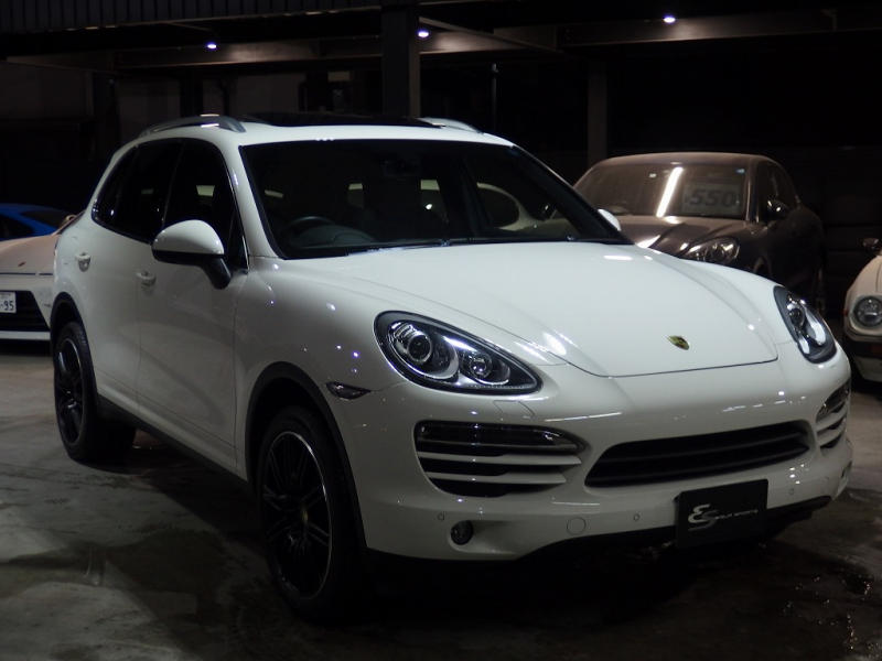 ポルシェ&nbsp;カイエン&nbsp;V6 3.6L 正規ディーラー車　サンルーフ　ルーフレール　社外20インチアルミ&nbsp;中古車