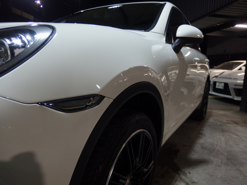 ポルシェ&nbsp;カイエン&nbsp;V6 3.6L 正規ディーラー車　サンルーフ　ルーフレール　社外20インチアルミ&nbsp;中古車