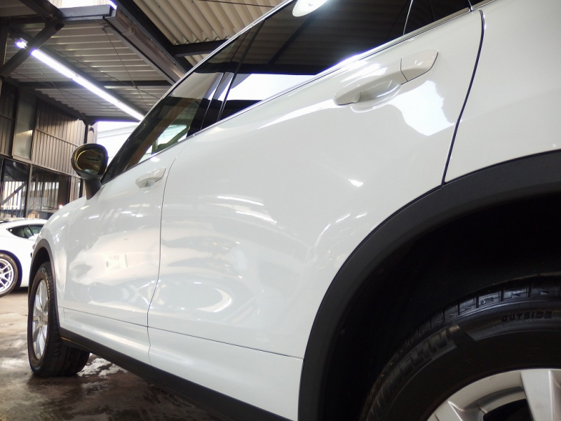 ポルシェ カイエン 正規ディーラー車　右ハンドル　ベージュレザー　シートヒーター　オートテールゲート 中古車