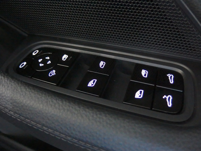 ポルシェ&nbsp;パナメーラ&nbsp;正規ディーラー車　アダプティブクルーズコントロール　カープレイ　シートヒーター&nbsp;中古車