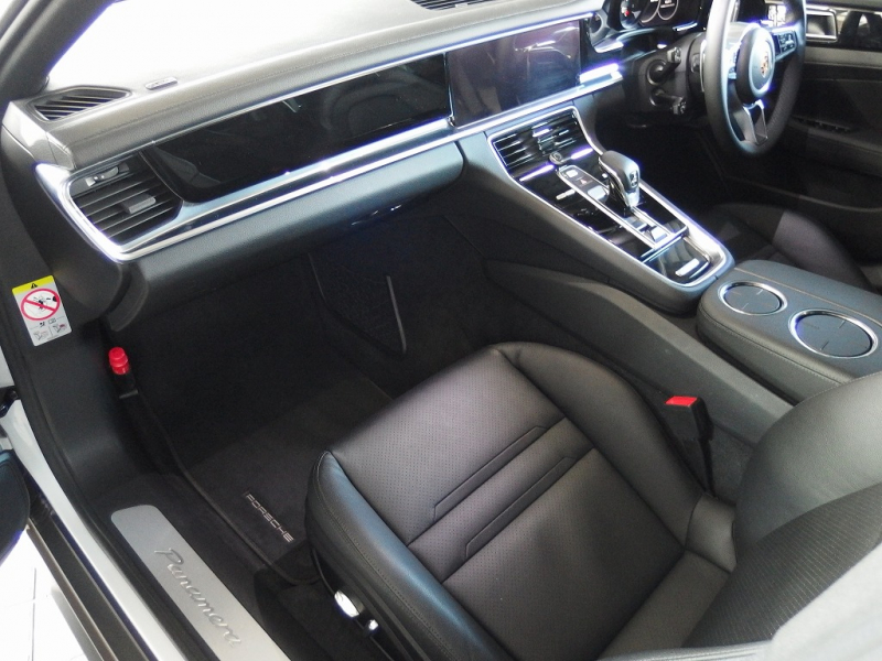 ポルシェ&nbsp;パナメーラ&nbsp;正規ディーラー車　アダプティブクルーズコントロール　カープレイ　シートヒーター&nbsp;中古車