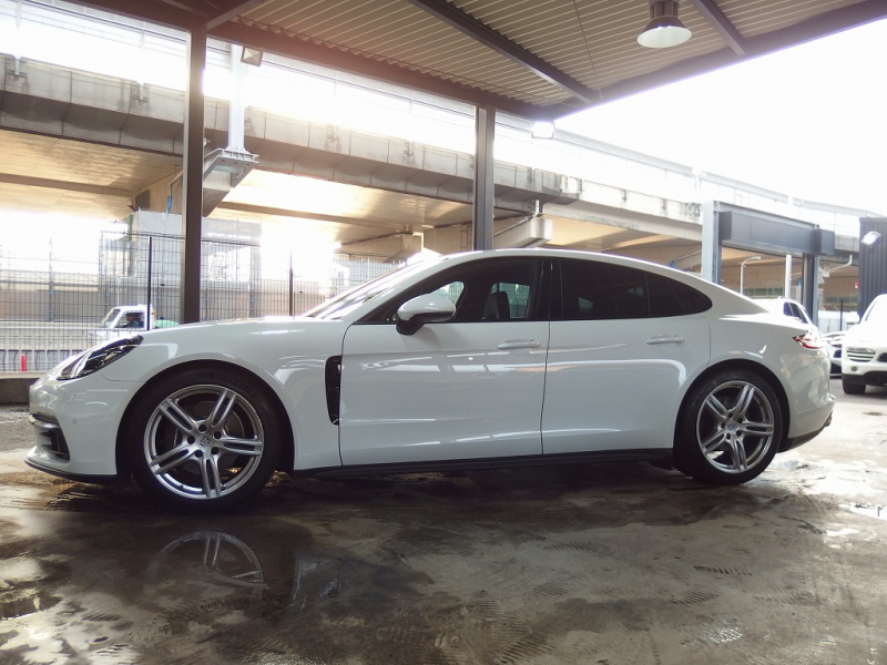 ポルシェ&nbsp;パナメーラ&nbsp;正規ディーラー車　アダプティブクルーズコントロール　カープレイ　シートヒーター&nbsp;中古車