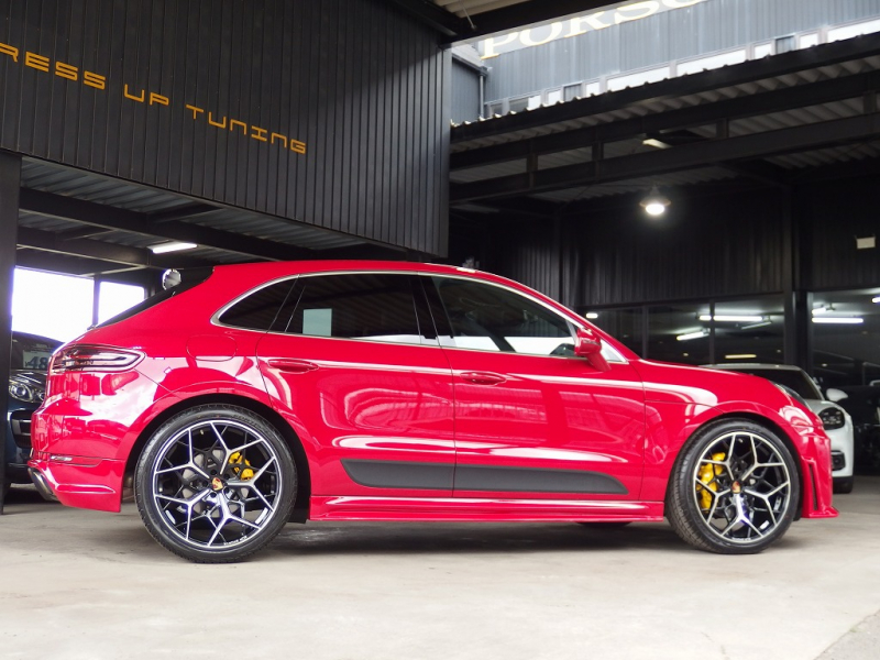 ポルシェ&nbsp;マカン&nbsp;S　正規ディーラー車　ｽﾎﾟｰﾂｸﾛﾉPKG　EUR-GTｴｱﾛ　22inｱﾙﾐ　ESﾀﾞｳﾝｻｽ&nbsp;中古車