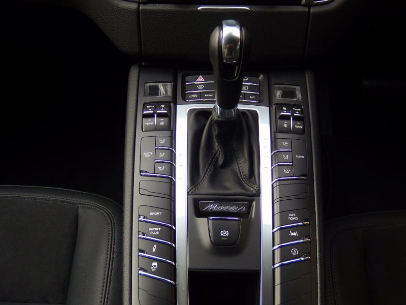 ポルシェ&nbsp;マカン&nbsp;S　正規ディーラー車　ｽﾎﾟｰﾂｸﾛﾉPKG　EUR-GTｴｱﾛ　22inｱﾙﾐ　ESﾀﾞｳﾝｻｽ&nbsp;中古車