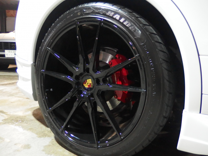 ポルシェ カイエン 正規ディーラー車 右ハンドル EUR-GTエアロ 22inアルミ クルーズコントロール シートヒーター 中古車