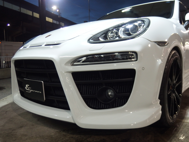 ポルシェ カイエン 正規ディーラー車 右ハンドル EUR-GTエアロ 22inアルミ クルーズコントロール シートヒーター 中古車