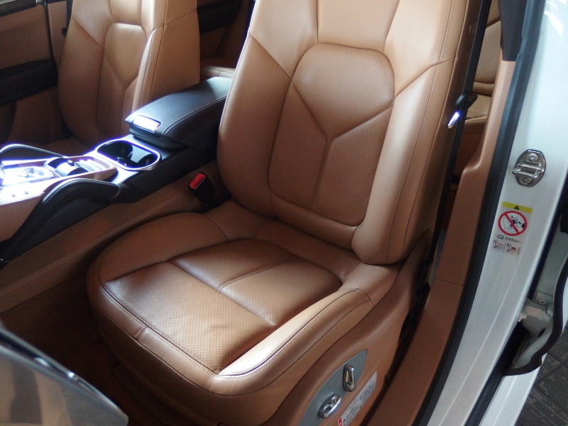 ポルシェ カイエン 正規ディーラー車 右ハンドル EUR-GTエアロ 22inアルミ クルーズコントロール シートヒーター 中古車