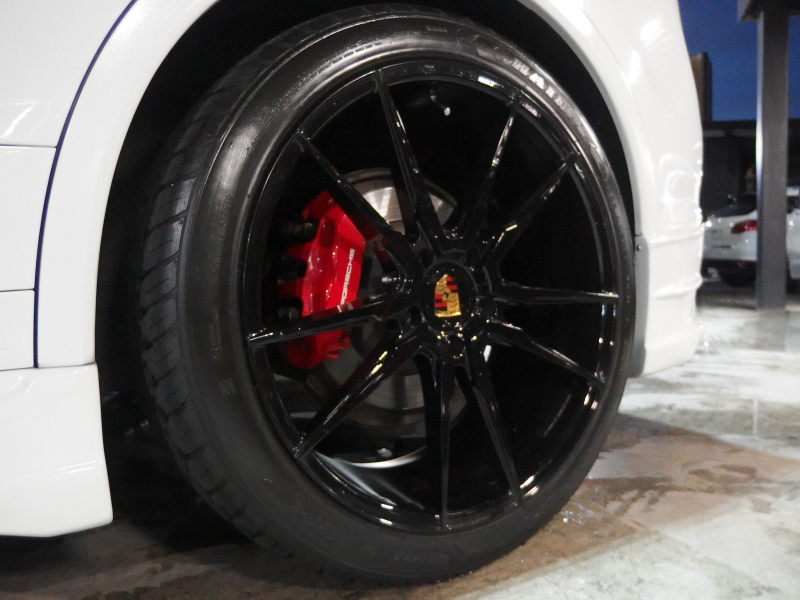 ポルシェ カイエン 正規ディーラー車 右ハンドル EUR-GTエアロ 22inアルミ クルーズコントロール シートヒーター 中古車