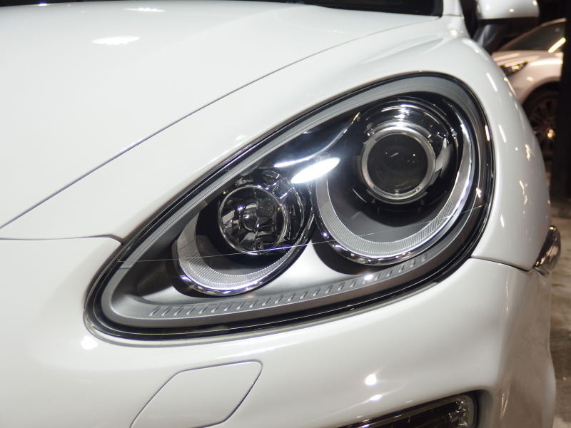 ポルシェ カイエン 正規ディーラー車 右ハンドル EUR-GTエアロ 22inアルミ クルーズコントロール シートヒーター 中古車