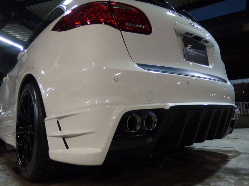 ポルシェ カイエン 正規ディーラー車 右ハンドル EUR-GTエアロ 22inアルミ クルーズコントロール シートヒーター 中古車