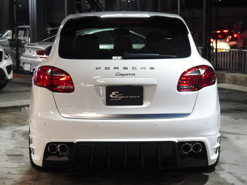 ポルシェ カイエン 正規ディーラー車 右ハンドル EUR-GTエアロ 22inアルミ クルーズコントロール シートヒーター 中古車