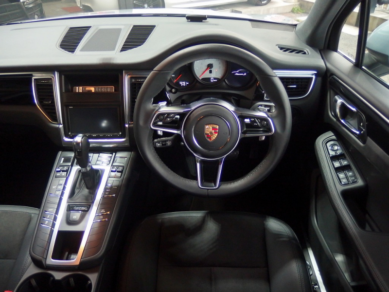 ポルシェ マカン S アダプティブクルーズコントロール　ワンオーナー　2015年モデル　スマートキー 中古車