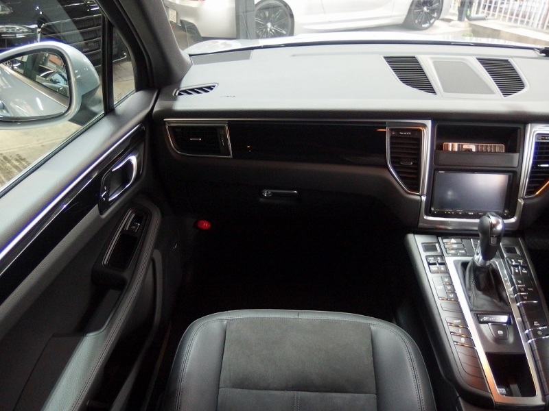 ポルシェ マカン S アダプティブクルーズコントロール　ワンオーナー　2015年モデル　スマートキー 中古車