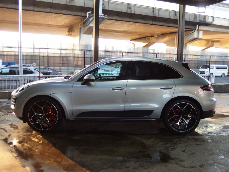 ポルシェ マカン S アダプティブクルーズコントロール　ワンオーナー　2015年モデル　スマートキー 中古車