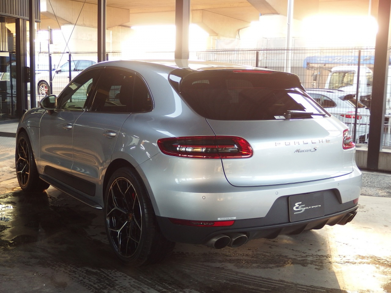 ポルシェ マカン S アダプティブクルーズコントロール　ワンオーナー　2015年モデル　スマートキー 中古車