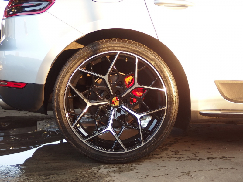 ポルシェ マカン S アダプティブクルーズコントロール　ワンオーナー　2015年モデル　スマートキー 中古車