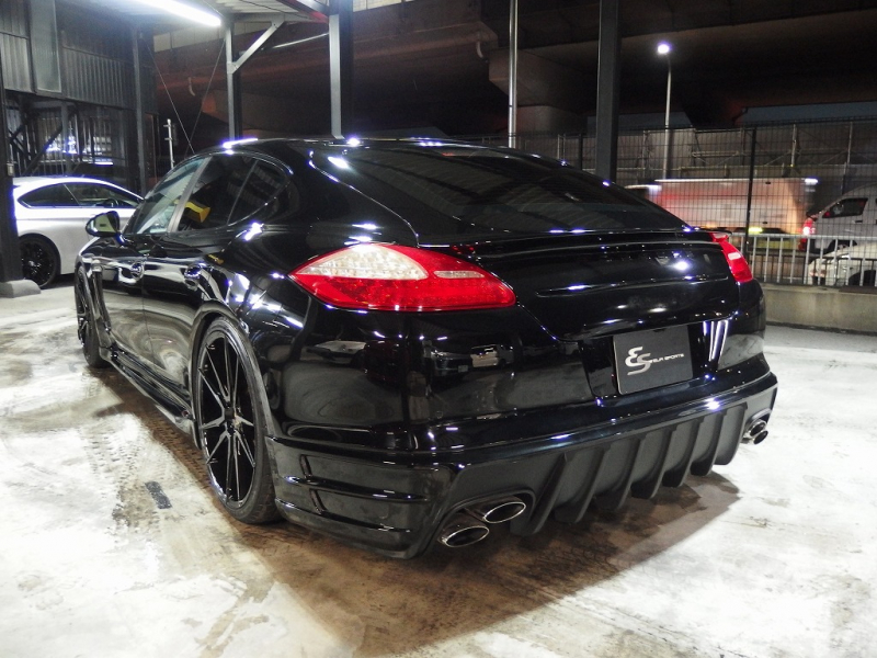 ポルシェ パナメーラ S　EUR－GTコンプリート　スポーツクロノパッケージ　ディーラー車　左ハンドル　サンルーフ 中古車