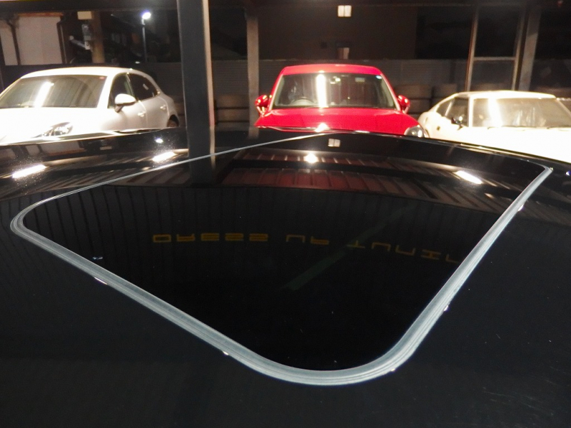 ポルシェ パナメーラ S　EUR－GTコンプリート　スポーツクロノパッケージ　ディーラー車　左ハンドル　サンルーフ 中古車