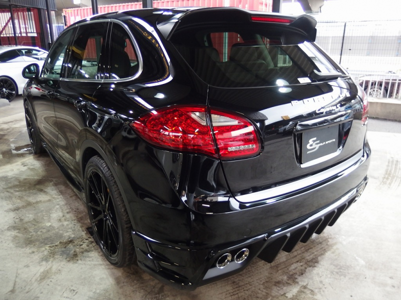 ポルシェ カイエン S　EUR－GTコンプリート　右ハンドル　正規ディーラー車　 中古車