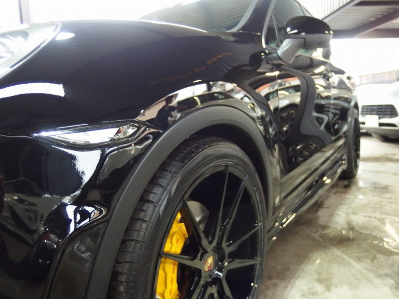 ポルシェ カイエン S　EUR－GTコンプリート　右ハンドル　正規ディーラー車　 中古車