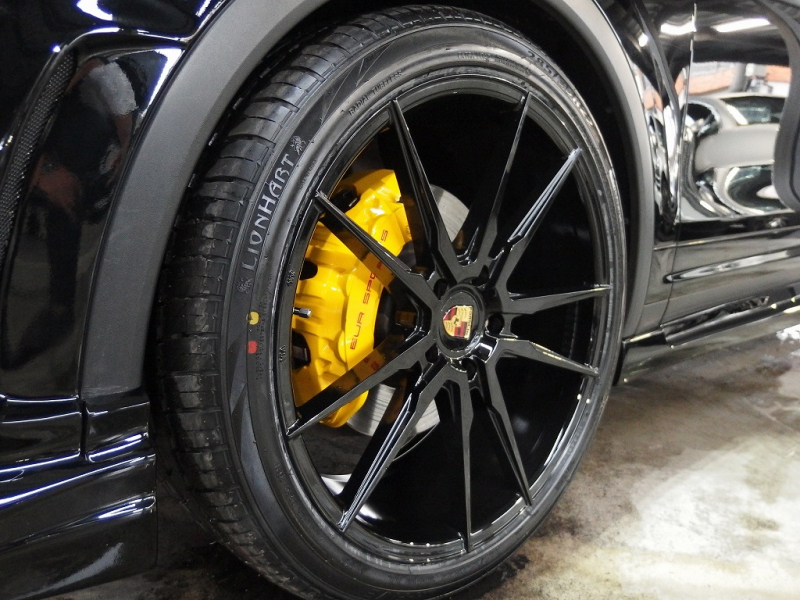 ポルシェ カイエン S　EUR－GTコンプリート　右ハンドル　正規ディーラー車　 中古車