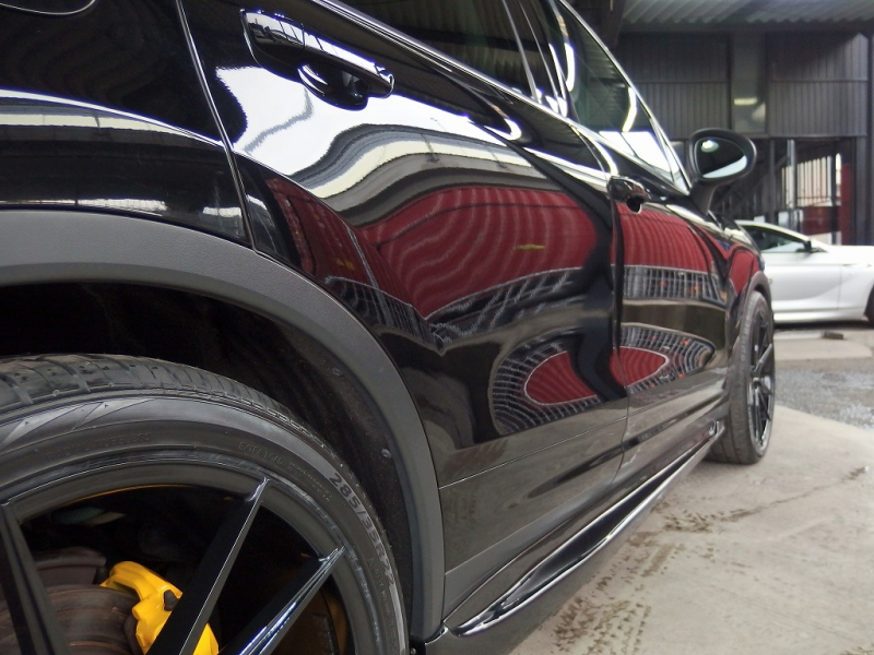 ポルシェ カイエン S　EUR－GTコンプリート　右ハンドル　正規ディーラー車　 中古車