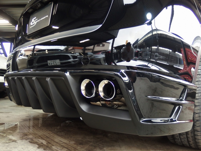 ポルシェ カイエン S　EUR－GTコンプリート　右ハンドル　正規ディーラー車　 中古車