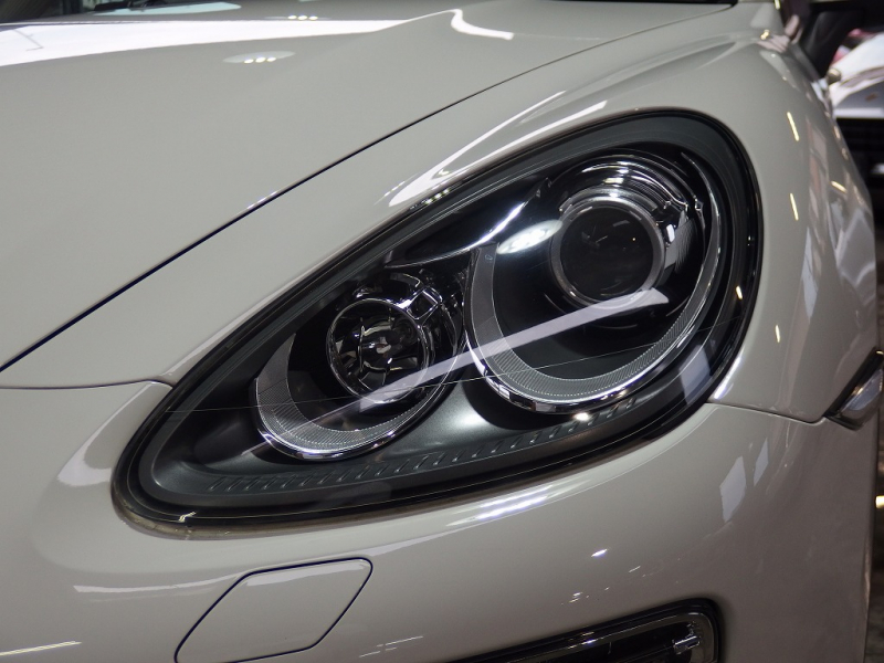 ポルシェ カイエン 正規ディーラー車　右ハンドル　 中古車