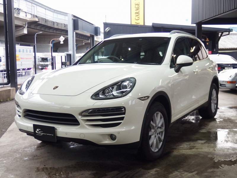 ポルシェ カイエン 正規ディーラー車　右ハンドル　 中古車