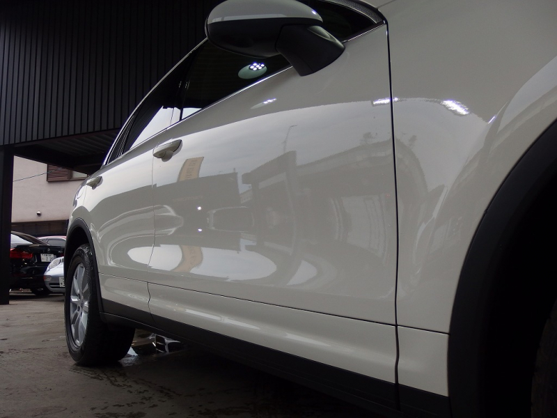 ポルシェ カイエン 正規ディーラー車　右ハンドル　 中古車