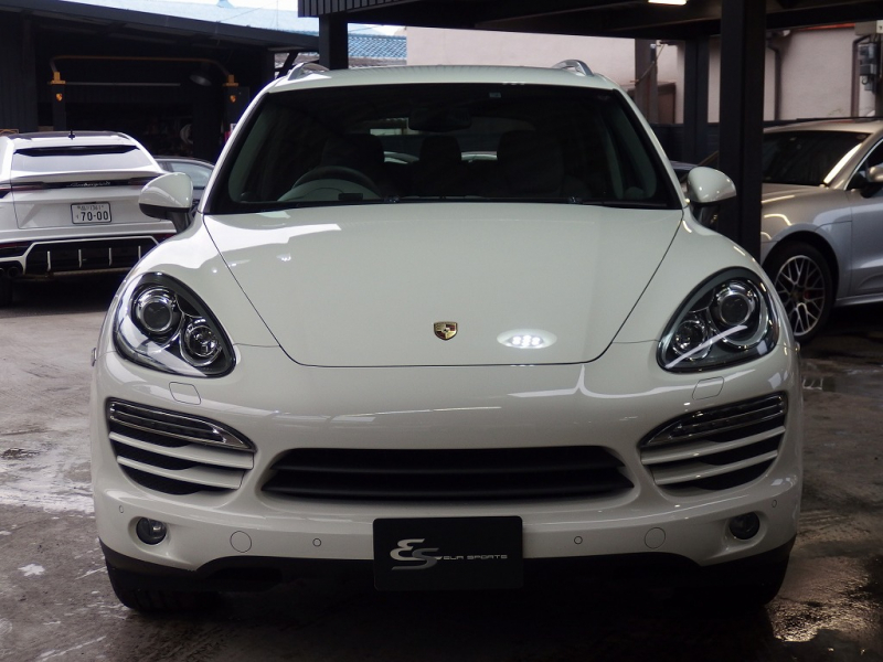 ポルシェ カイエン 正規ディーラー車　右ハンドル　 中古車