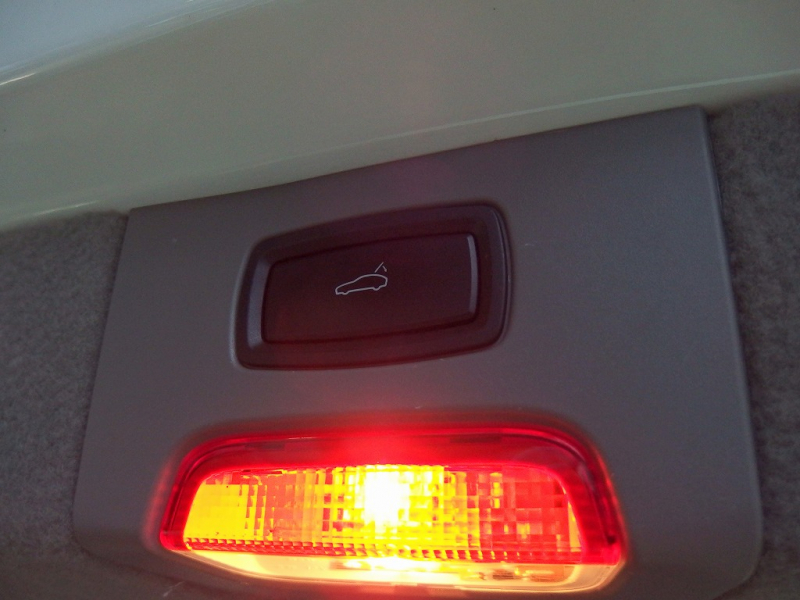 ポルシェ カイエン 正規ディーラー車　右ハンドル　 中古車