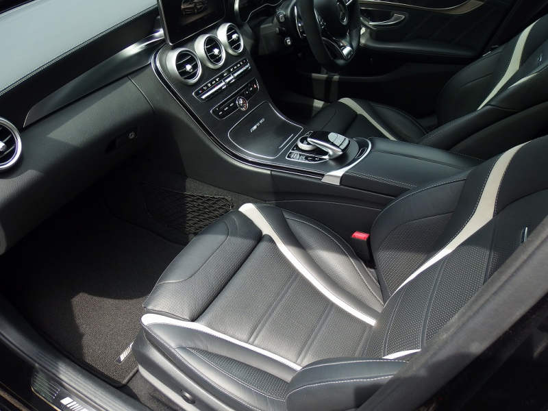 メルセデスベンツ&nbsp;Cクラス&nbsp;AMG C63Sステーションワゴン&nbsp;中古車