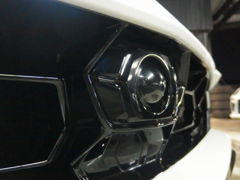 ランボルギーニ ウルス 正規ディーラー車　左ハンドル　純正22インチアルミ　レッドキャリパー 中古車