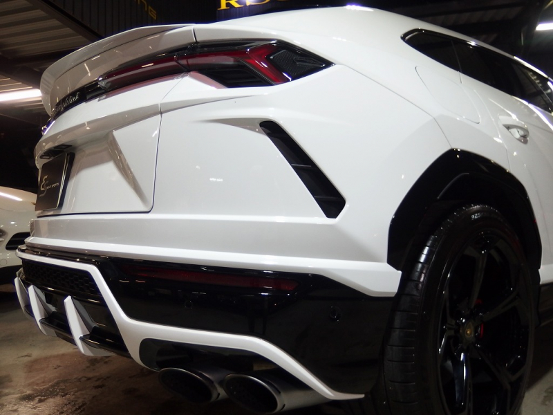 ランボルギーニ ウルス 正規ディーラー車　左ハンドル　純正22インチアルミ　レッドキャリパー 中古車