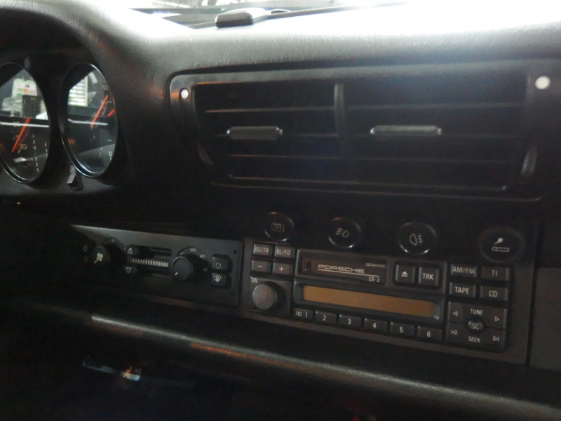 ポルシェ&nbsp;911(Type993)&nbsp;カレラクーペⅡ ティプトロニックS 後期バリオラム MIZWA新車保証書/整備手帳/取説 ワンオーナー車&nbsp;中古車