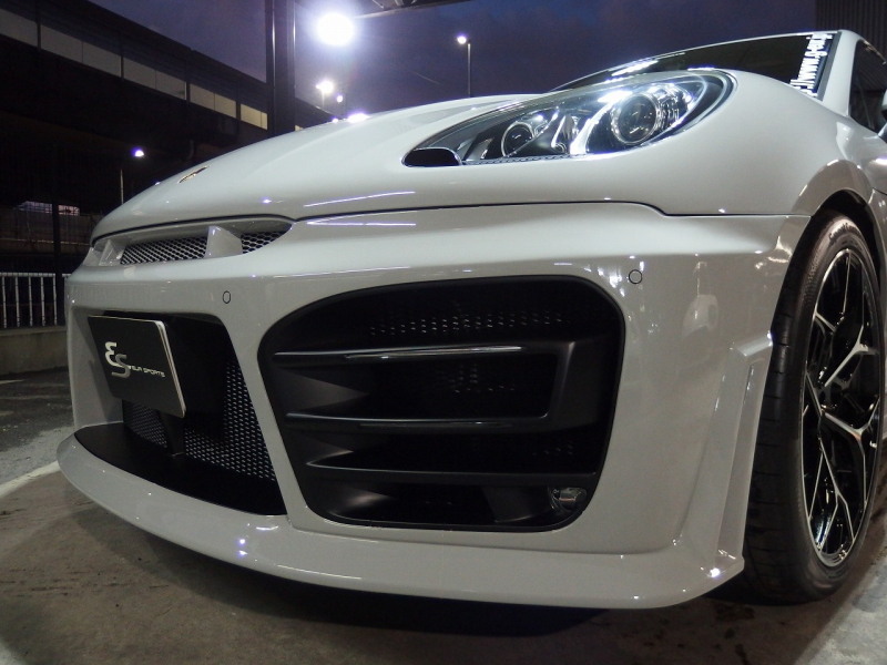 ポルシェ&nbsp;マカン&nbsp;ターボ　PDK 正規ディーラー車　スポーツクロノパッケージ　レッドレザー　EUR-GTエアロ　22inアルミ&nbsp;中古車