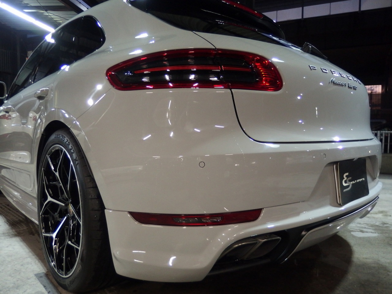 ポルシェ&nbsp;マカン&nbsp;ターボ　PDK 正規ディーラー車　スポーツクロノパッケージ　レッドレザー　EUR-GTエアロ　22inアルミ&nbsp;中古車