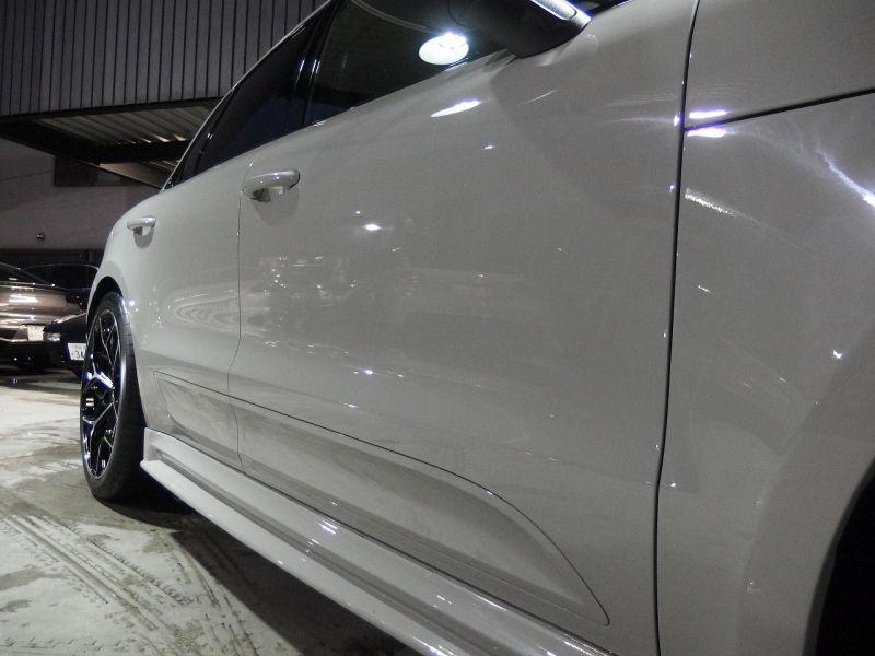 ポルシェ&nbsp;マカン&nbsp;ターボ　PDK 正規ディーラー車　スポーツクロノパッケージ　レッドレザー　EUR-GTエアロ　22inアルミ&nbsp;中古車