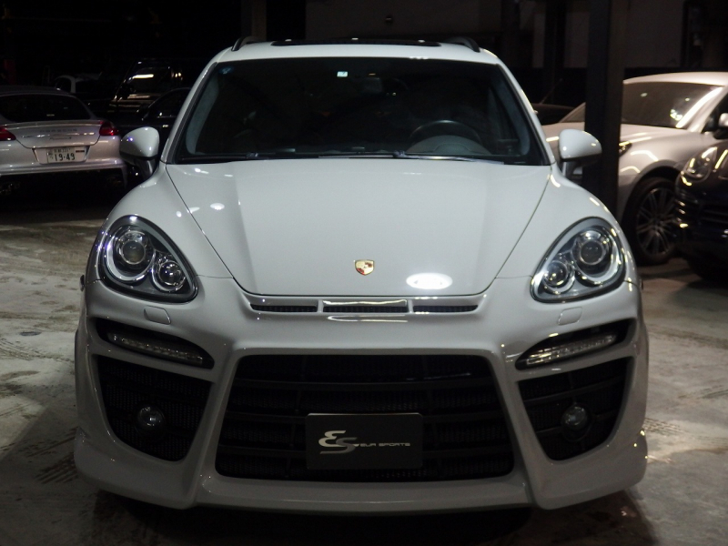 ポルシェ&nbsp;カイエン&nbsp;ターボ　正規ディーラー車　左ハンドル　EUR-GTエアロ　22inアルミ　サンルーフ　エアサス　&nbsp;中古車