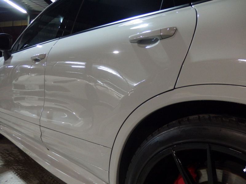 ポルシェ&nbsp;カイエン&nbsp;ターボ　正規ディーラー車　左ハンドル　EUR-GTエアロ　22inアルミ　サンルーフ　エアサス　&nbsp;中古車